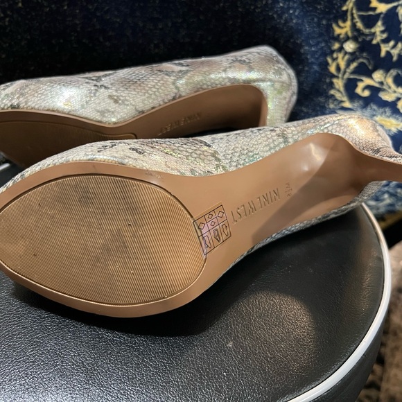 Nine West snakeskin peep toe heels. Size 8.5 - Picture 5 of 5